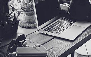 爱游戏app安装-中场传球重心变化是否左右整体进攻模式，传中球怎么不停球直接射门